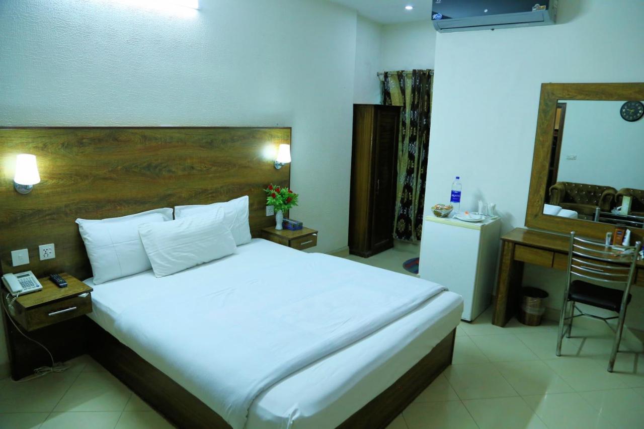 Fiesta Inn Hotel & Resorts Μουλτάν Εξωτερικό φωτογραφία